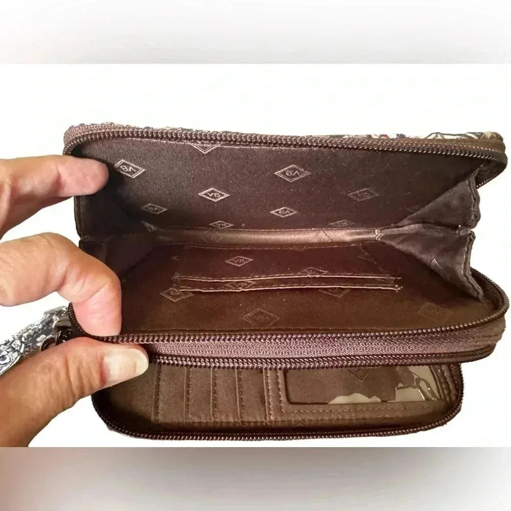 Grey Vera Bradley Wallet - Picture 5 of 10